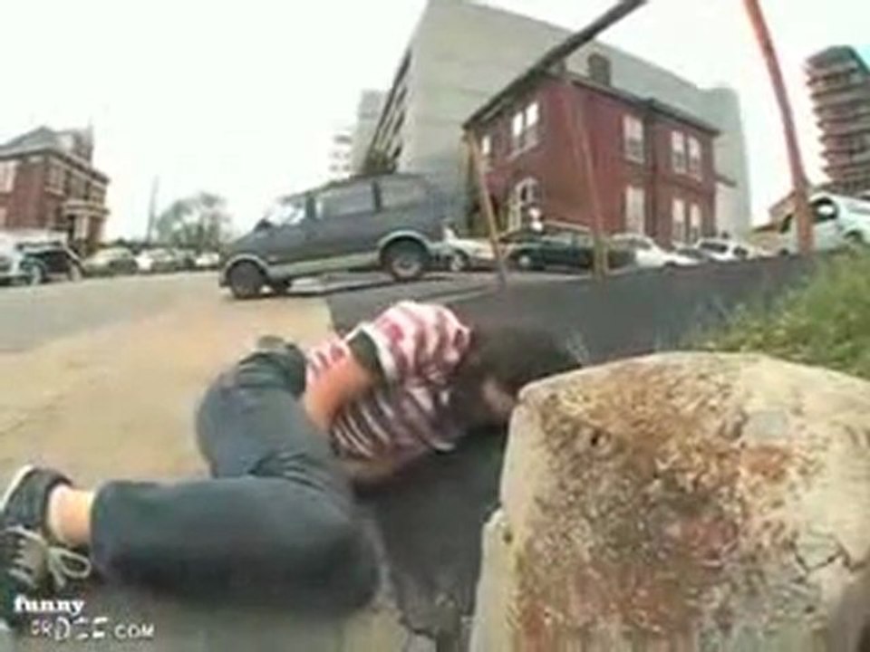 Régis s'éclate au sol