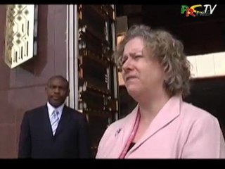 Président Paul Biya Ambassadeur des USA Janet Garvey