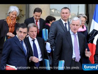 Identité : quand les ministres traînent les pieds