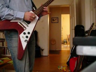 Avec ma Gibson Flying V. Taladale.