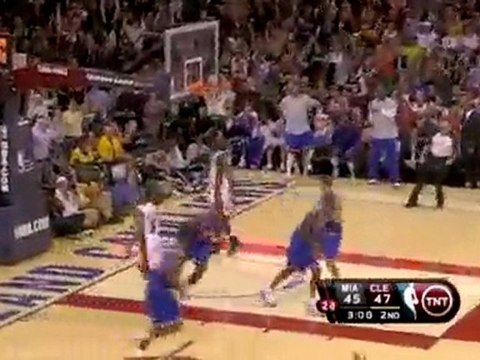 LeBron James' 36 points, eight assists, and seven rebounds l