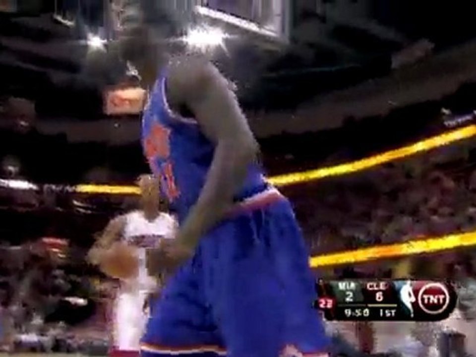 J.J. Hickson  facials Dwyane Wade