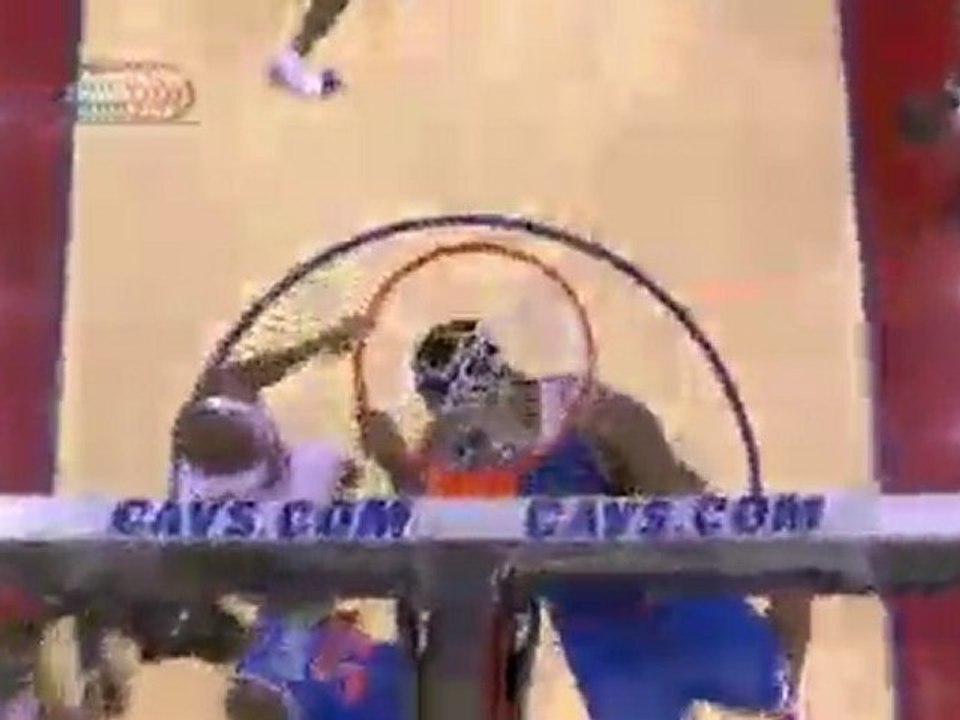 Danny Green tosses a perfect pass to LeBron James, who throw