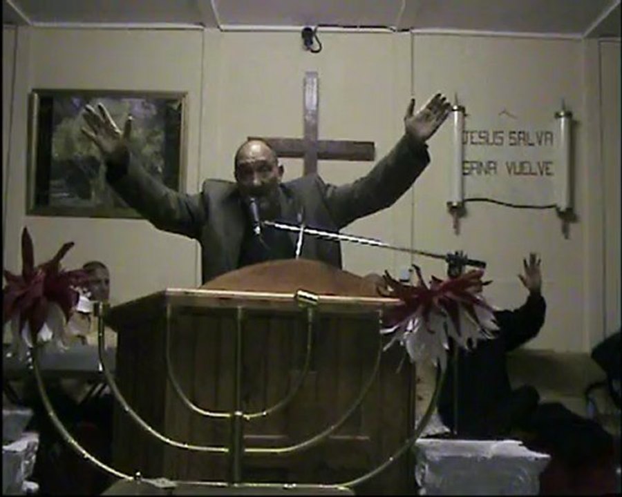 hermano pipoté en la iglésia de los olivos vida y luz pertui