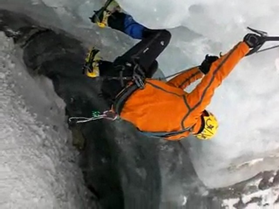Team alpinsport-basis.de eisklettern am Pitztaler Gletscher