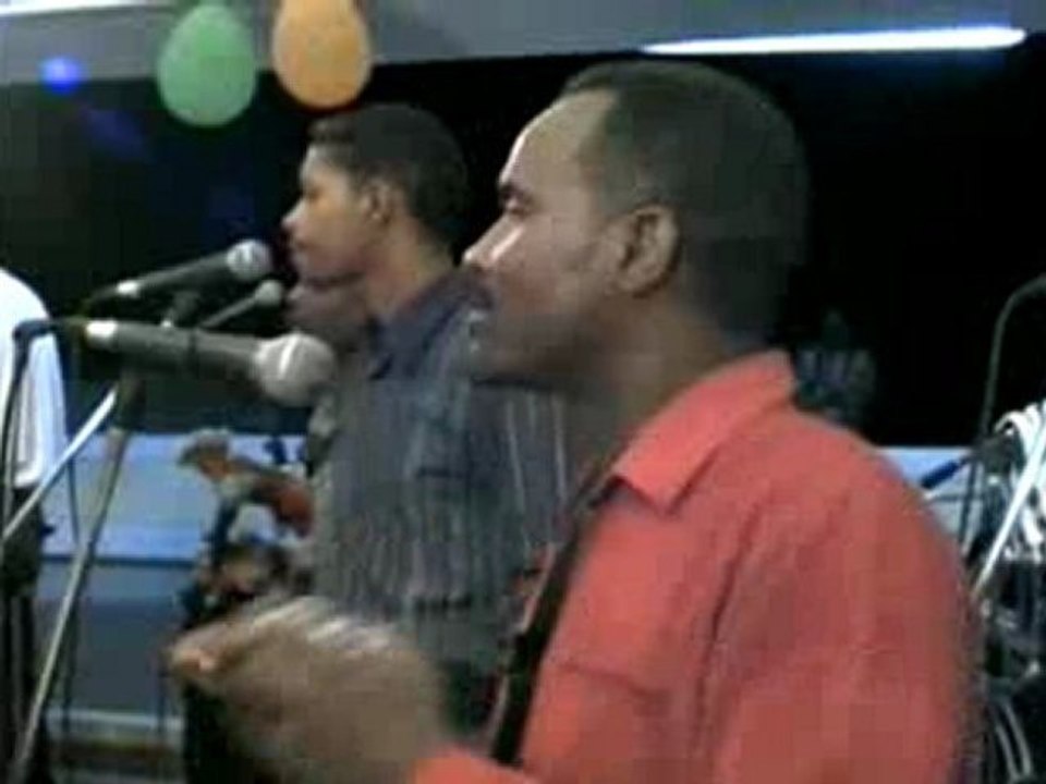 Groupe MESSAGE de la GUADELOUPE please baby 25octobre 2003