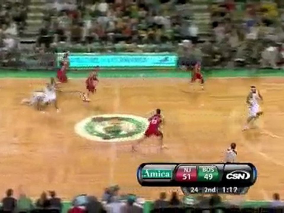 Brook Lopez steals the ball and Courtney Lee finishes the ru