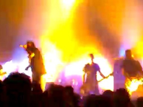 MASS HYSTERIA Nevers à vifs 31 octobre 2009