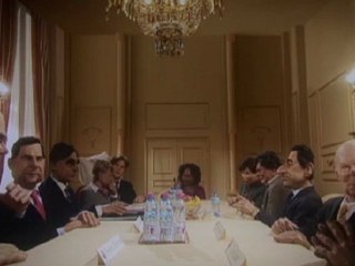 Les guignols de l'info - 2010 - Fillon et les dossiers