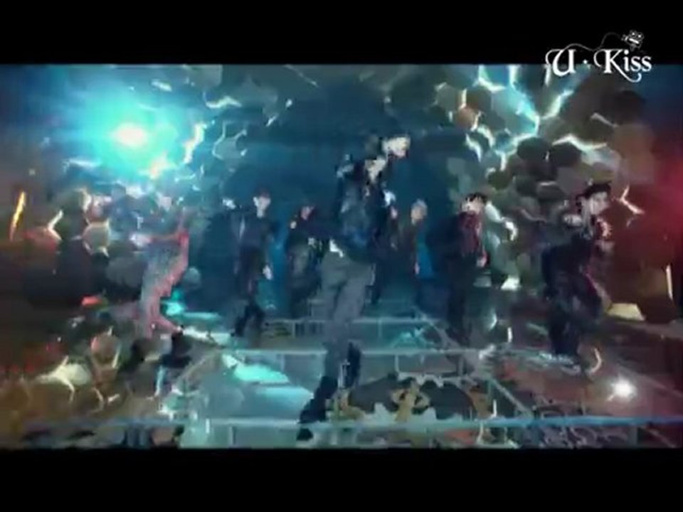 U-Kiss - Round Round (Ver.1) (MV)