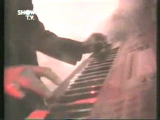 AŞKIN NUR YENGİ ELVEDA