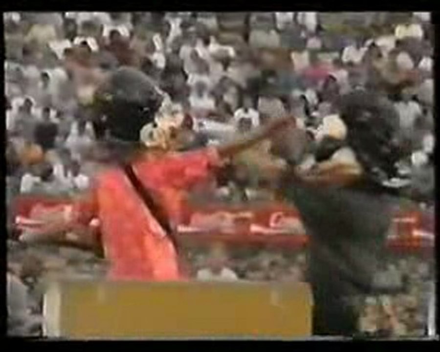 Basel 30/6/93 - U2 Massive Heads