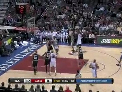 DeAndre Jordan throws down a big put-back jam off the Ricky