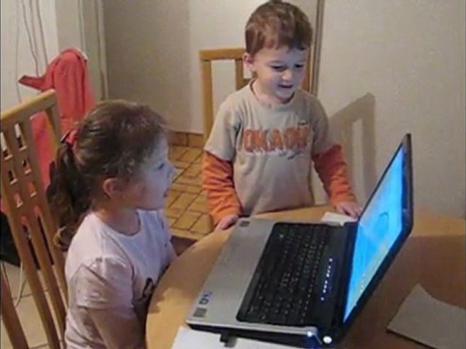 Chloé et Vincent chantent Tiji