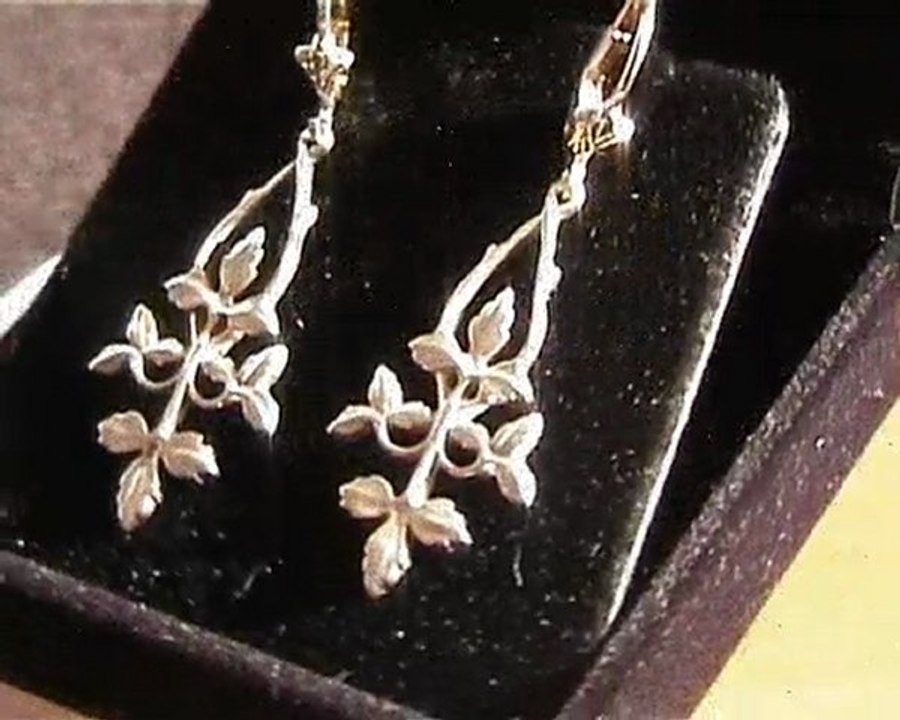 Art deco ohrstecker mit ranke