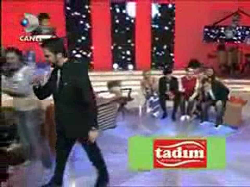 Beyaz Show'da Beyazıt misafirlerine gizli kamera şakası