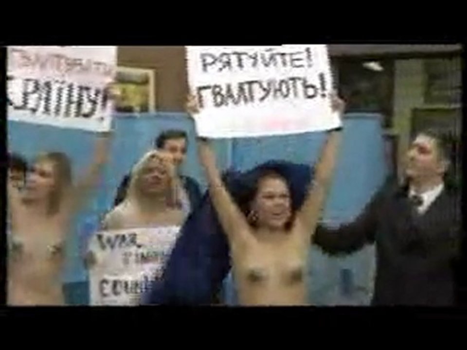 Ucraina: Protesta Sexy ai Seggi Elettorali