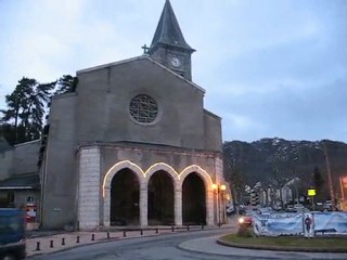 Ax les Thermes : église et casino
