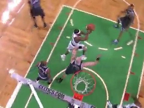 Rajon Rondo goes behind the back to Paul Pierce for the thre