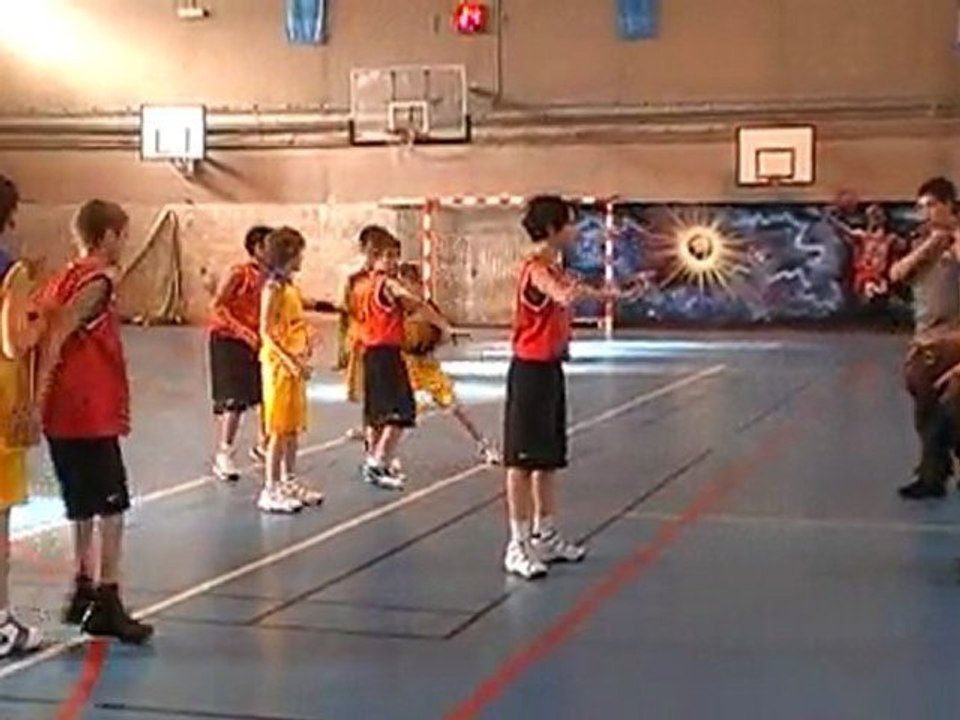 MOV044