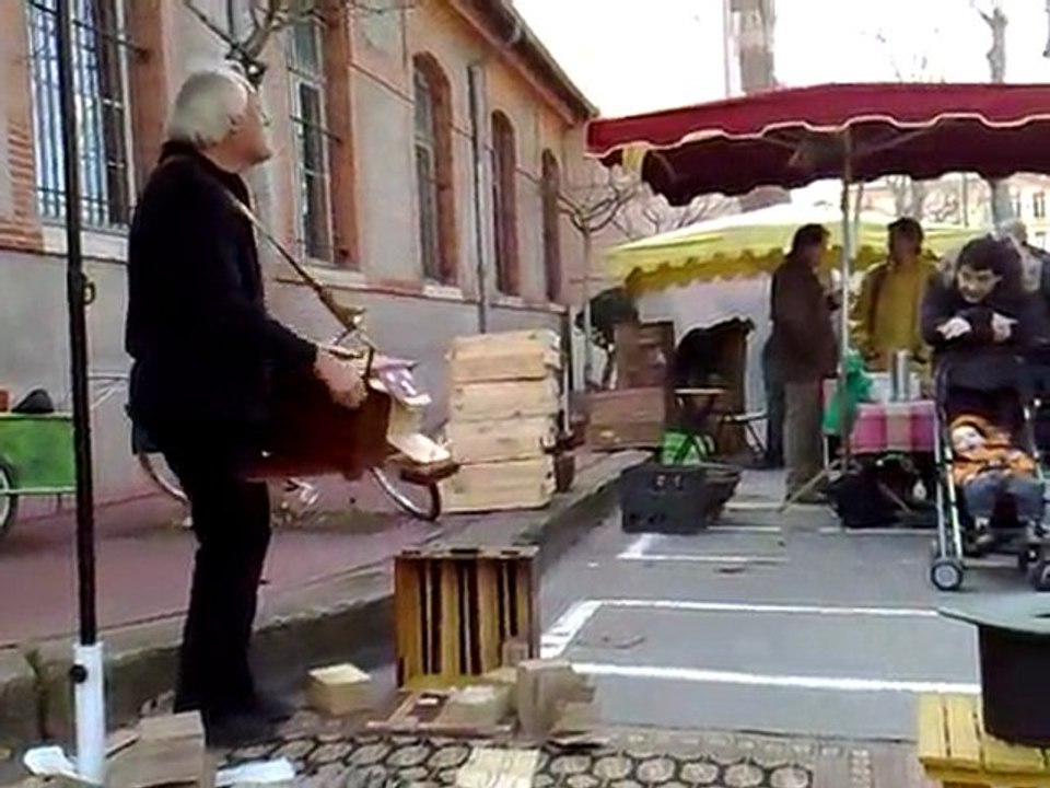 MR NOSTA " conteur d'orgue de barbarie" à  st aubin 6