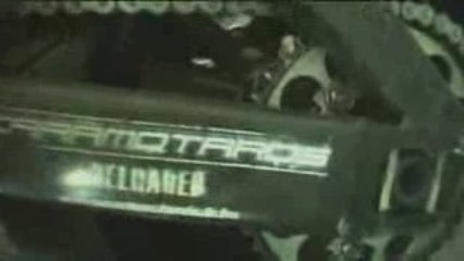 video de stunt avec crash et moto en feu