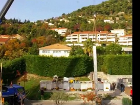 Installation de la croix à la chapelle Saint Joseph d'Eze