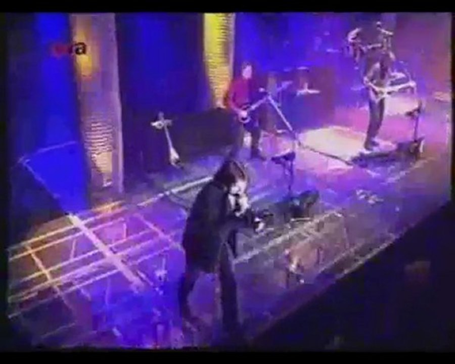 Genesis - Domino (Live)