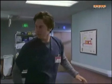 Scrubs - JD tombe en chantant