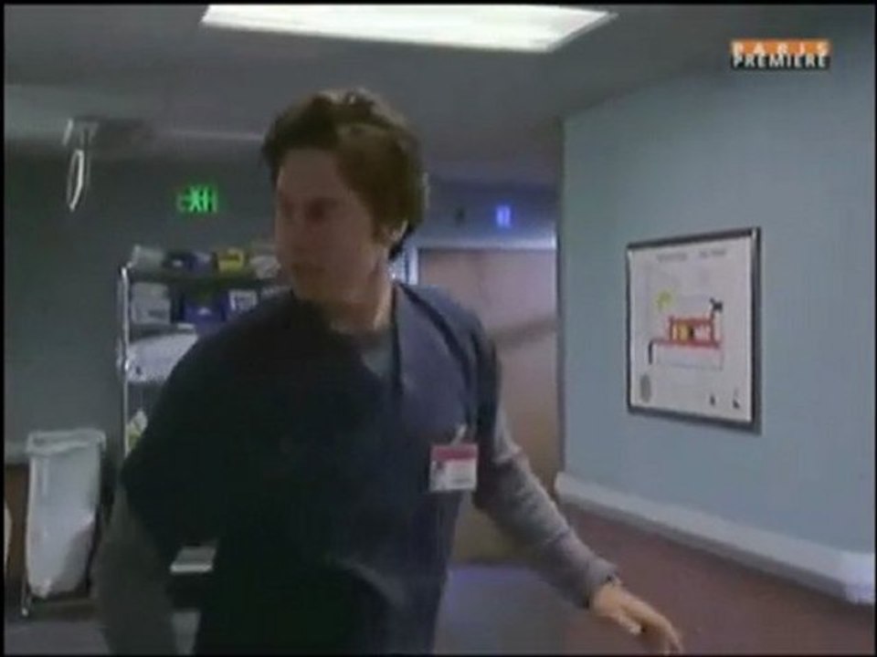 Scrubs - JD tombe en chantant