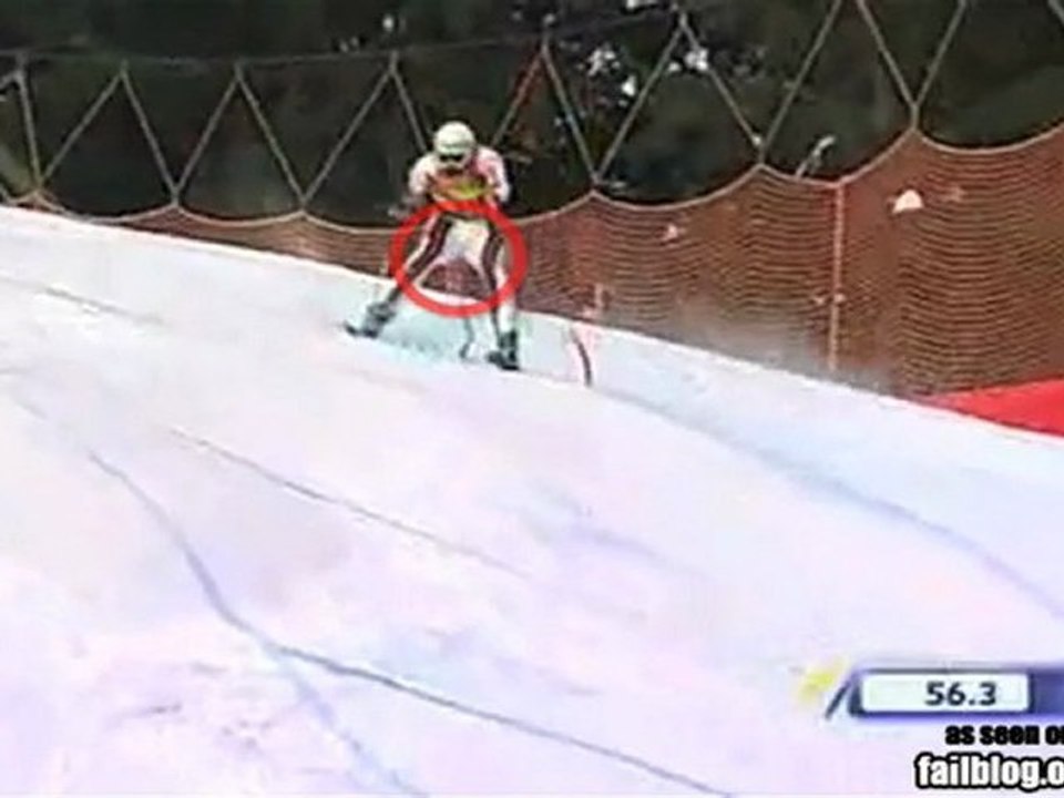 Slalom Skiing Fail
