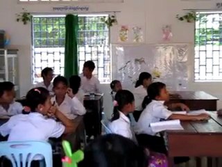 en classe de rattrapage à Battambang