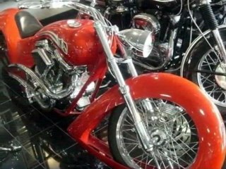 Custom Harley chez Arlen Ness à San Francisco