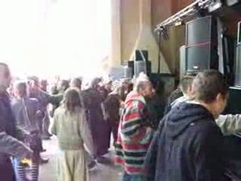 disturbed traxx in live