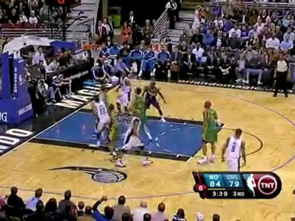 Vince Carter hits Matt Barnes with a sweet behind-the-back p