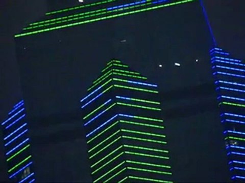 DEV GÖKDELENLERİN GÖZ KAMAŞTIRAN LAZER VE IŞIKLI GÖSTERİSİ