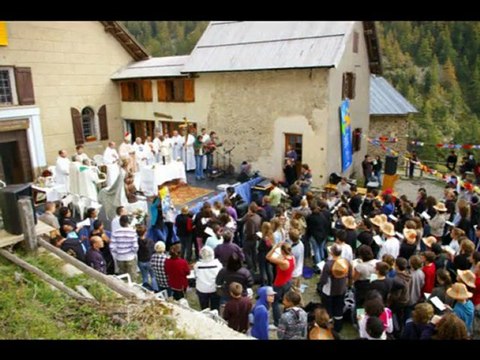Marche des jeunes en montagne