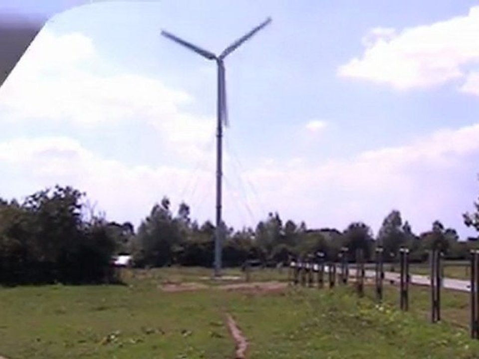 Petite éolienne à taille humaine