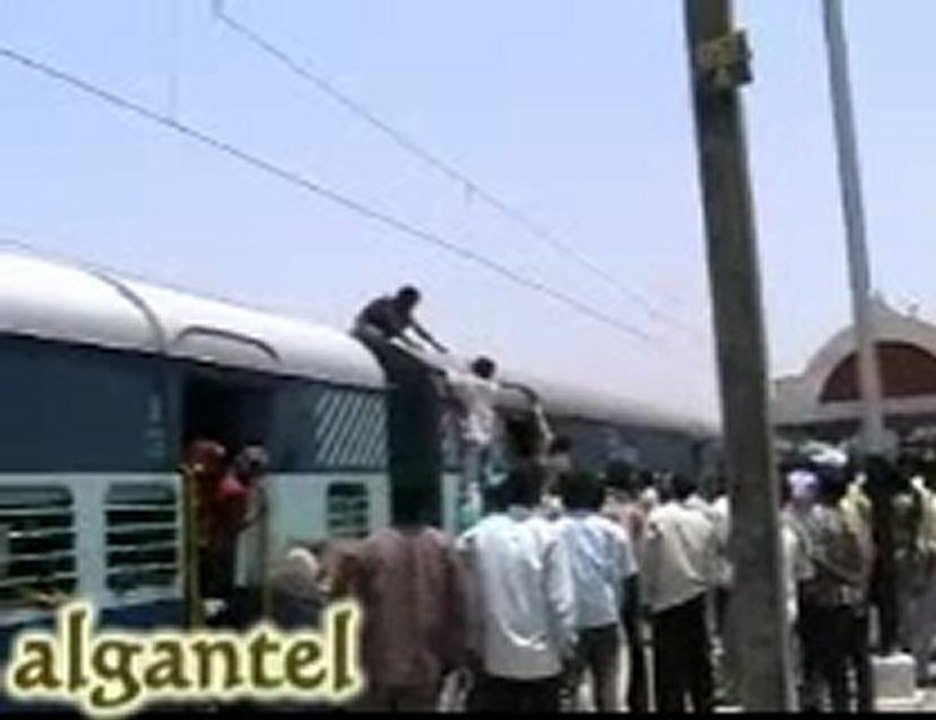 ...Indian burn of electricity  هندي يحترق من الكهرباء