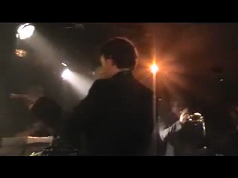 DELDONGO Latin Groupe  "Pueblo populaire"