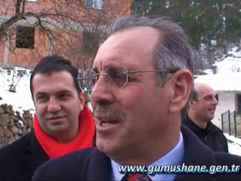 Minare ile Kilise Cani Yan Yana