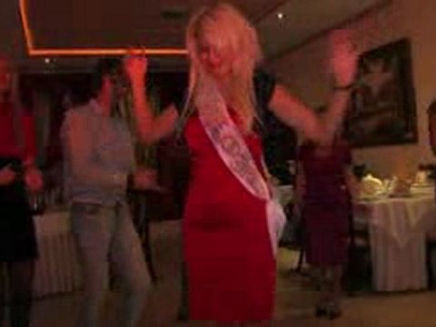 Веселый танец 230110