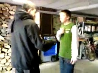 catch amateur EEW Backstage