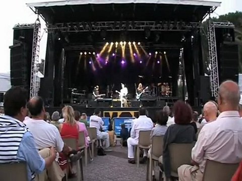 Concert en hommage à Henri Salvador, Homme de l'année 2009