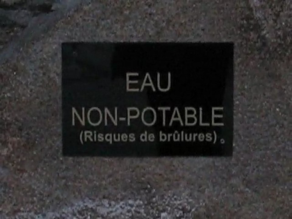 Ax les Thermes : eau chaude 77 °C