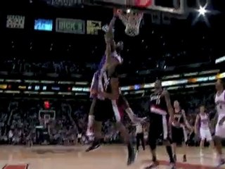 Amar'e Stoudemire drives right over Dante Cunningham for the
