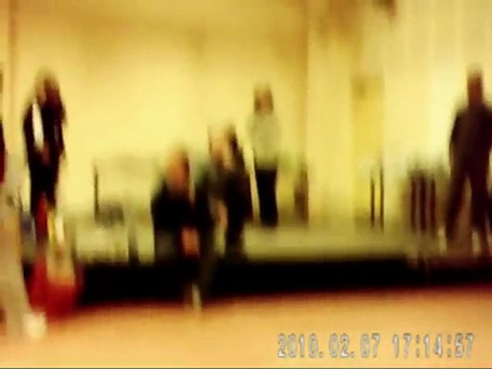 Agora le 07-02-2010 Laurent avec une mini caméra vue de côté