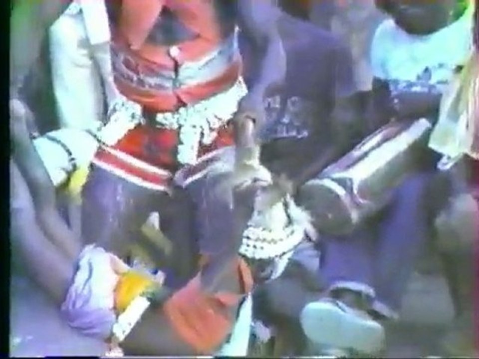 Spectacle de rue en Cote d'Ivoire.