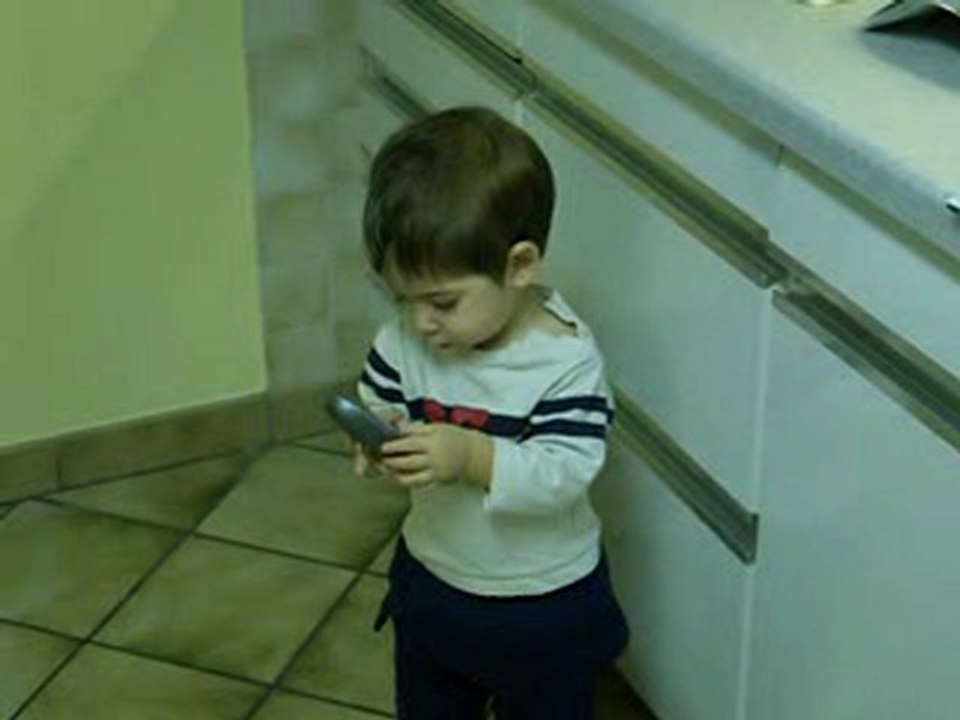 Luca au téléphone 2