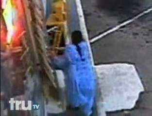 Un vieu arrete un braqueur armé